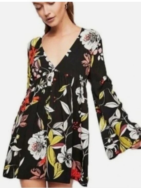 Free People Dresses & Skirts - Free People Bella Floral Tunic / Mini Dress Bell Sleeves Womens size M Boho